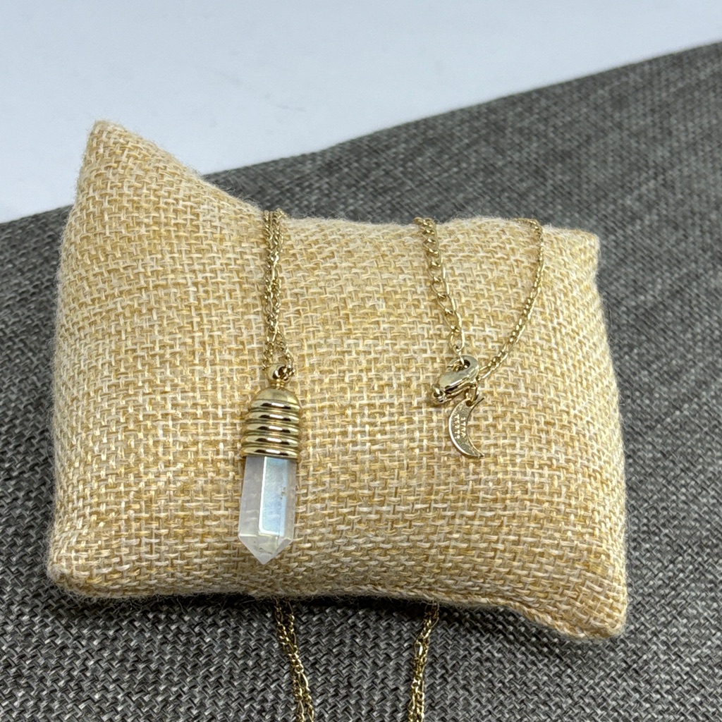 Luna Norte Quartz Pendant Necklace 21$